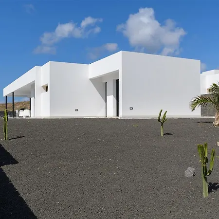 Ainara Villa