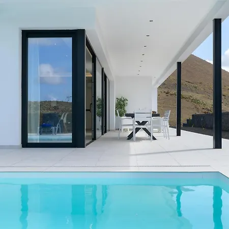 Ainara Villa