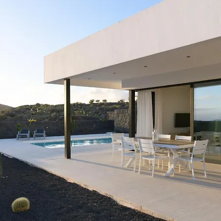 Ainara Villa *