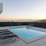 Ainara Villa