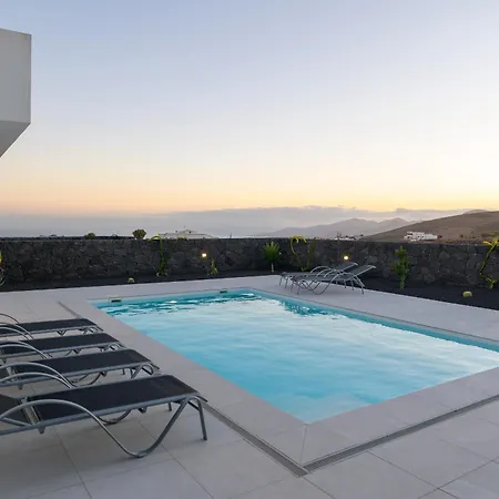 Ainara Villa
