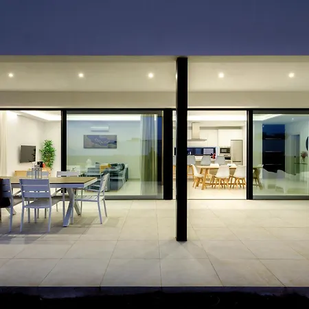 Ainara Villa *